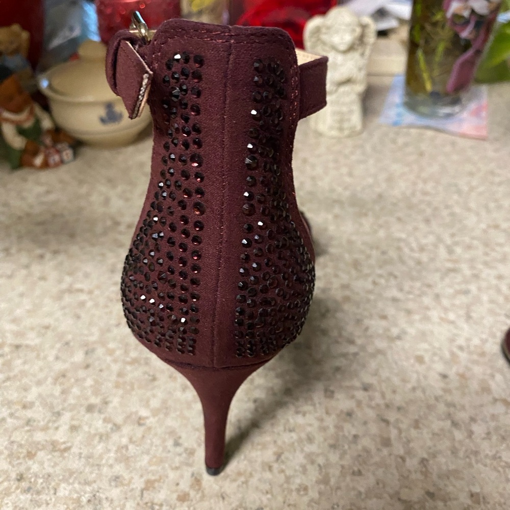 Marc Fisher Betye Jeweled Burgundy Shoes Size 8M. NWOT. 4 inch Heels Beautiful - Picture 14 of 16